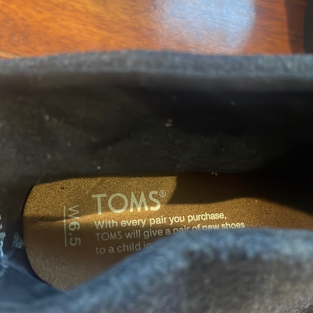 TOMS Ankle booties- Size 6.5- excellent used condition- black and gray - Picture 4 of 7